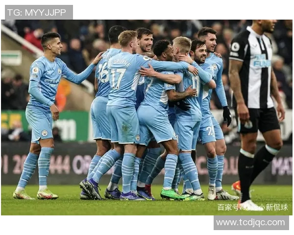 南京足球队以82分领跑大师赛积分榜展现强劲实力